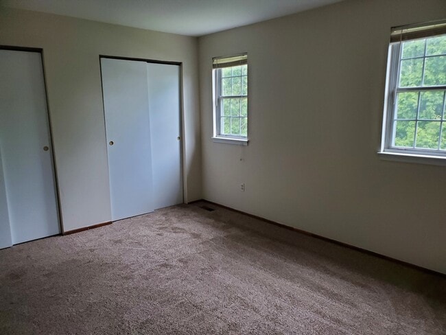 1st Bedroom - 324 Garden Ave