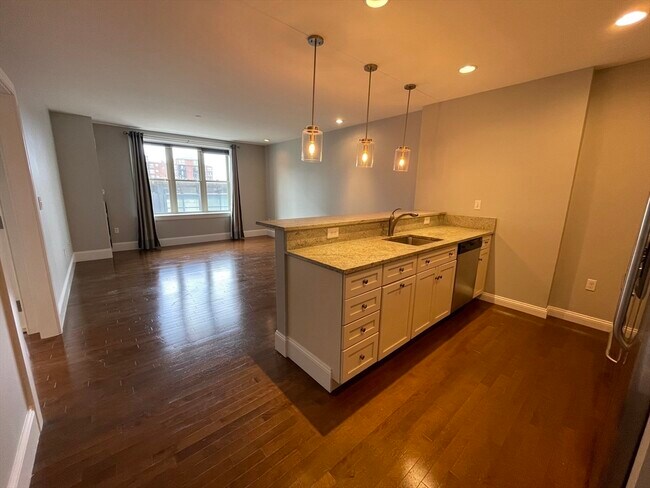 Photo - 116-128-128 Rantoul St Unit 405