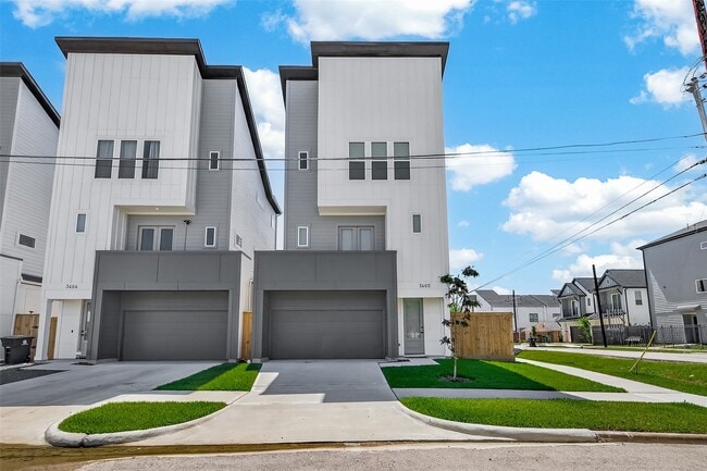 Building Photo - 3402 Luca St