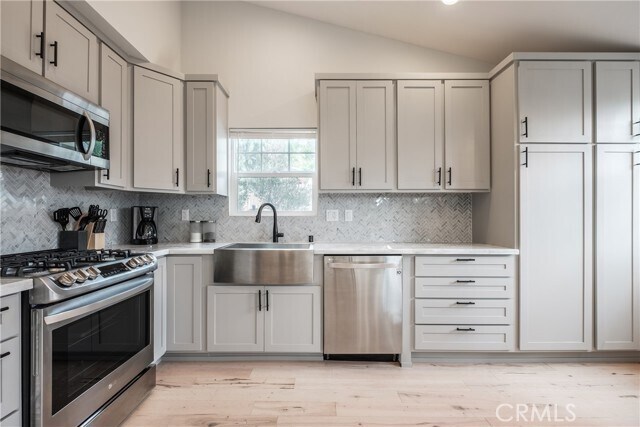 Photo - 4039 Clayton Ave W