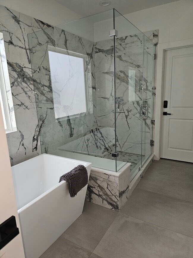 Photo - 615 Lettie St