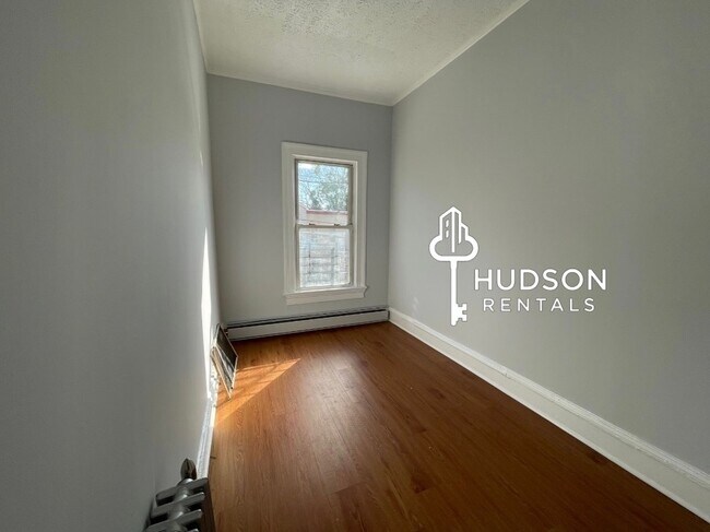 Photo - 56 Jewett Ave Unidad 3