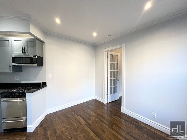 Photo - E 13TH ST. Unit 3F