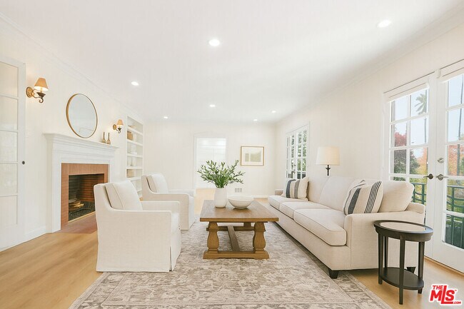 Photo - 500 Warner Ave