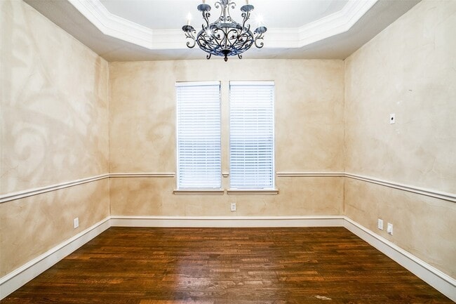 Photo - 5143 Miller Ave