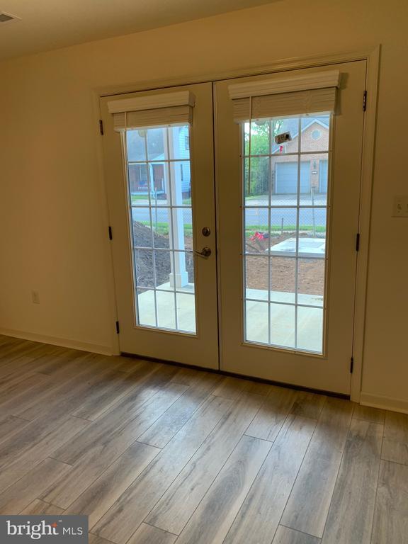 Photo - 205 E Chestnut St Apartment