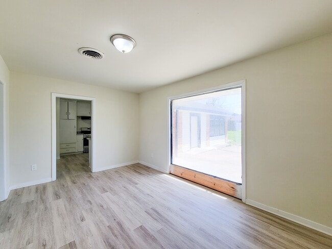 Photo - 133 S Yaupon St