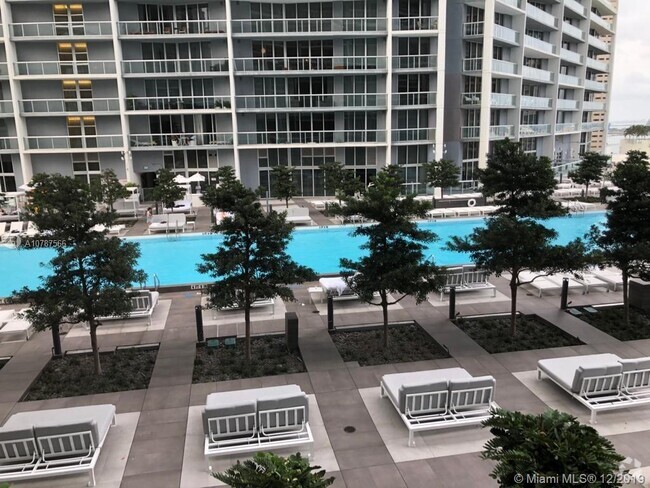 Building Photo - 475 Brickell Ave Unit 610 Rental