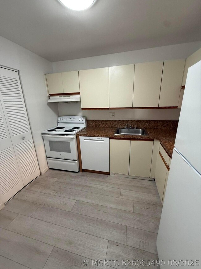 Photo - 7925 S Colony Cir Unit 206