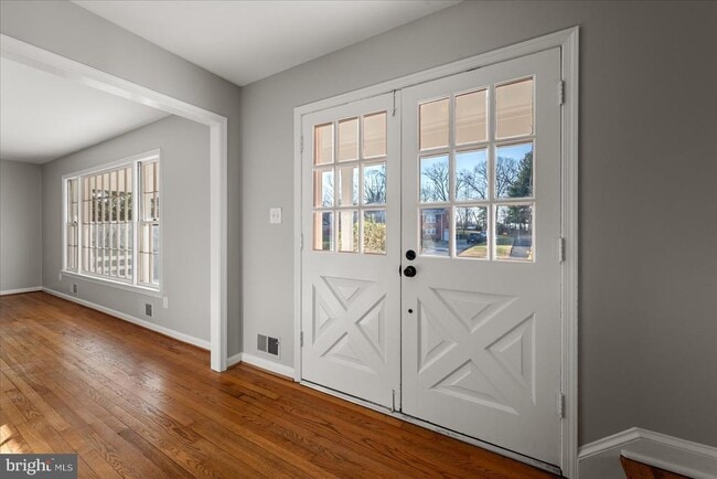 Photo - 641 W Country Club Dr