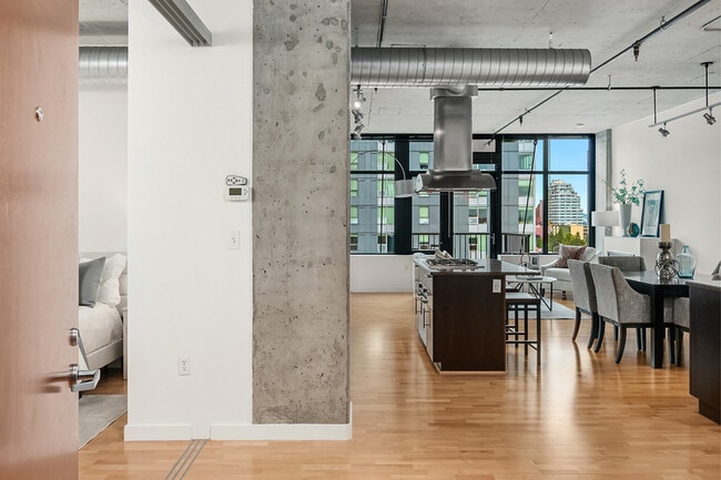 Photo - 2720 3rd Ave Unidad Apt# 909