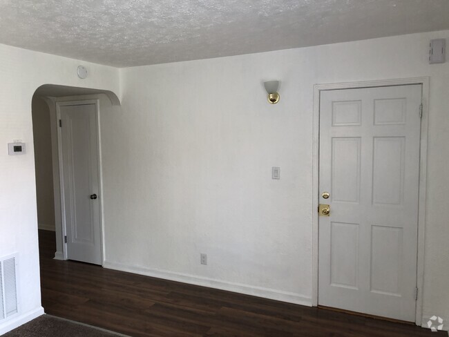 Building Photo - 530 Hadley Ave Unit 1 Rental