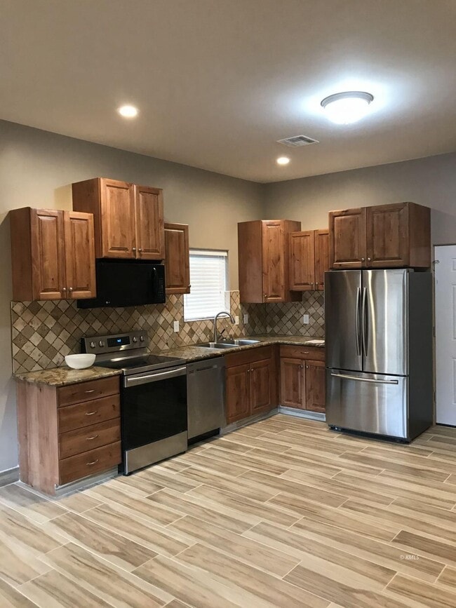 Photo - 598 S Hillside Dr