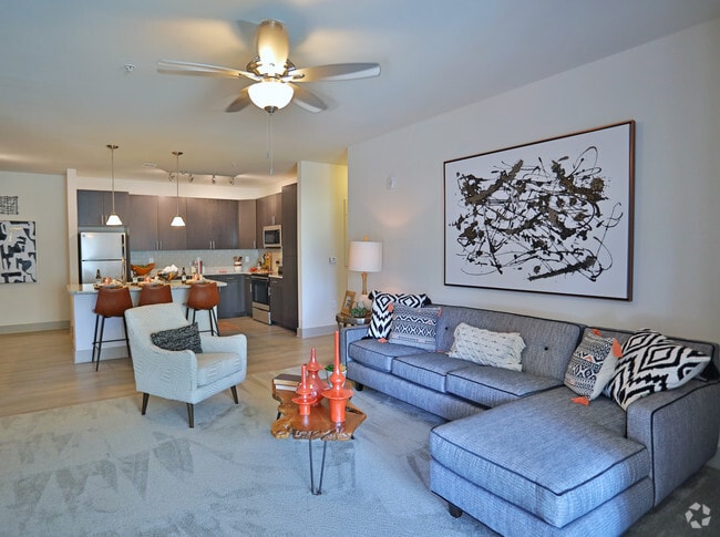 2BR, 2BA - Deluxe