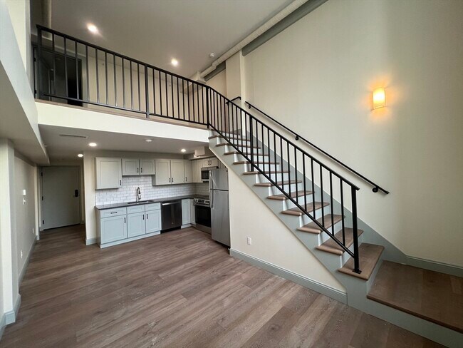 Photo - 160 Seabury St Unit 25