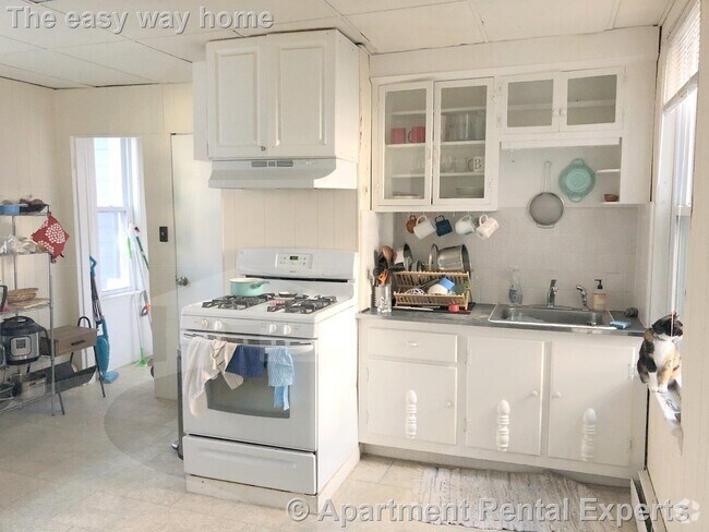Building Photo - 20 Mossland St Unit 1 Rental
