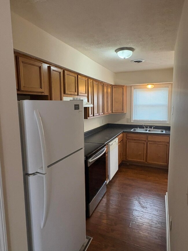 Photo - 1708 Highland Way