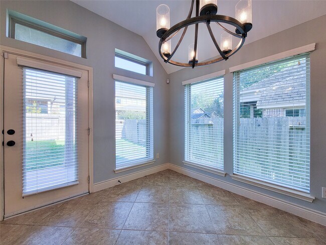 Photo - 106 Colina Vista Way