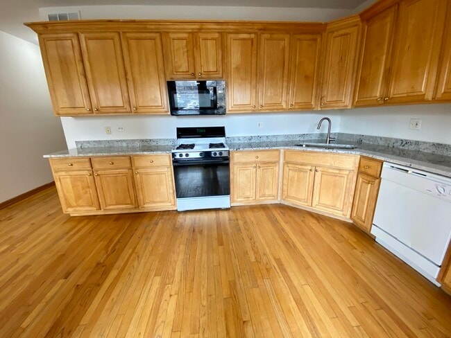 Photo - 4233 N Kenmore Ave Unit 2N