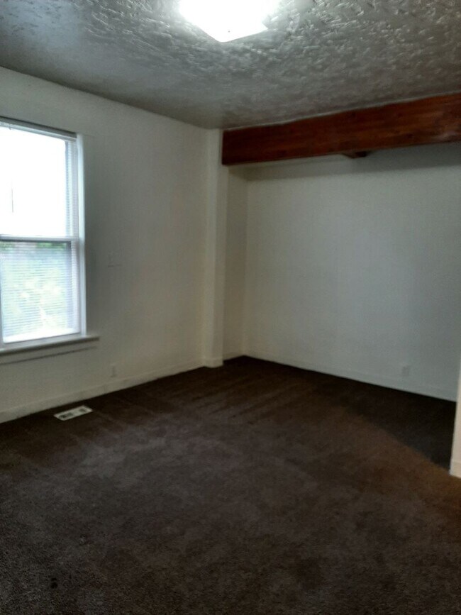 Photo - (1614 8th Ave)