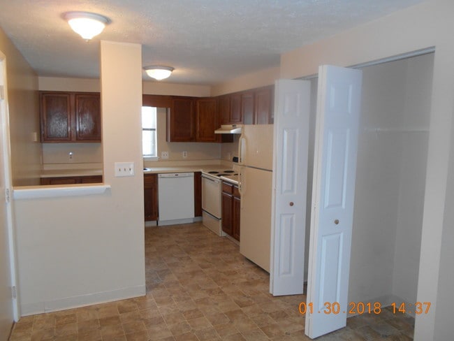 Photo - Great-Brook Apartments