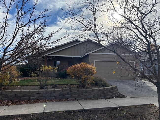 Photo - Bend Home with Fully Fenced Backyard and P...