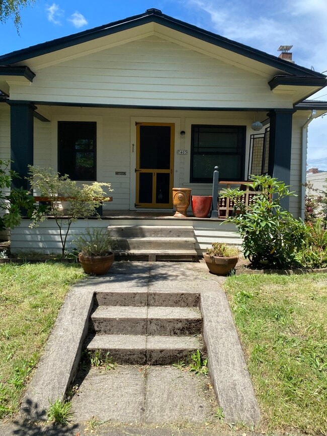 Building Photo - 7405 N Burrage Ave