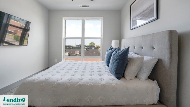 Photo - 640 21st Ave N Unidad 334