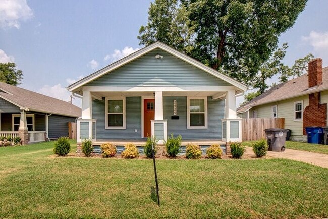 Photo - Clean, Crisp, Open Concept 3/2 Near TU