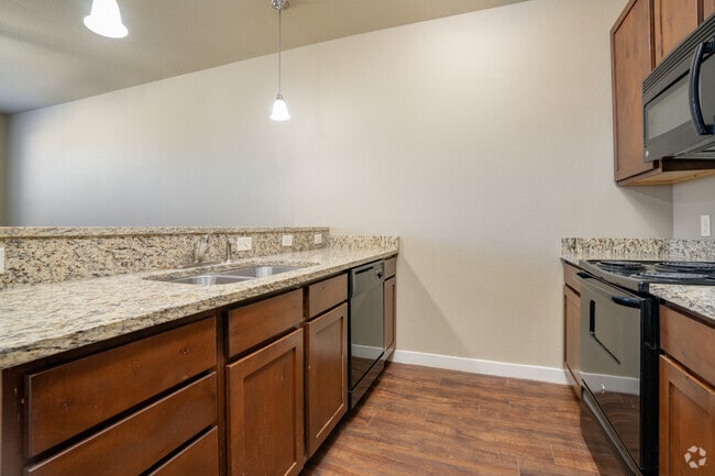 1BR, 1BA - 635SF