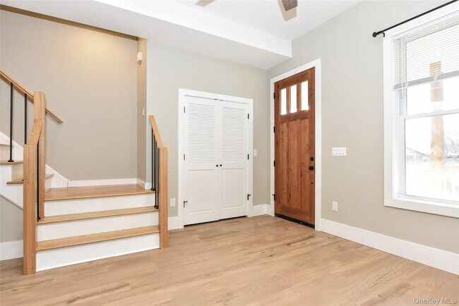 Photo - 127 Pine St Unidad 4