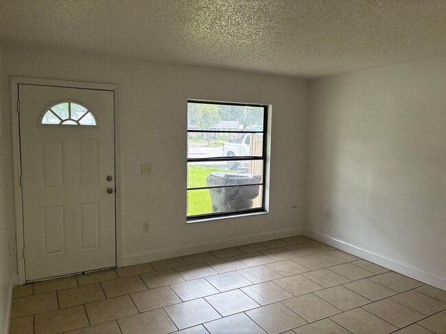 620-622 Pineville Ln
