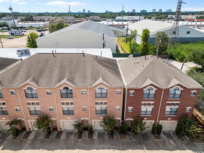 Building Photo - 8715 Meadowcroft Dr Unit 201