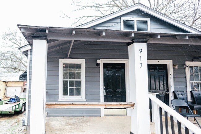 Building Photo - 911 Ray St Unit 913 Rental