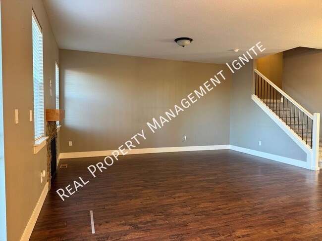 Photo - 1032 SE Leonel Ln