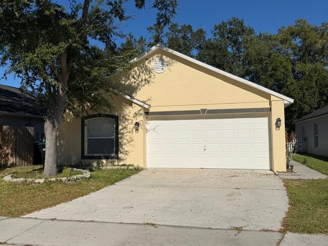 Building Photo - 12833 Parkbury Dr