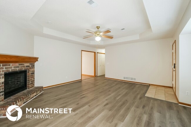 Photo - 315 E Elm St