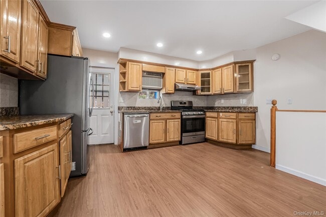 Photo - 43-39 247th St