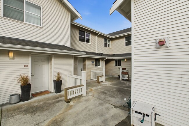 Photo - Two-Story Condo Near Delridge Library with Private Courtyard & Easy Downtown Access