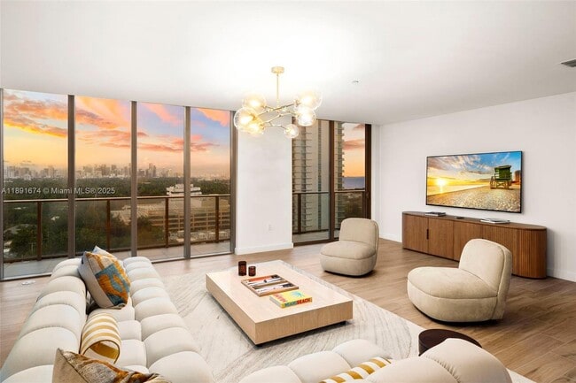 Photo - 2678 Tigertail Ave Unidad 1101