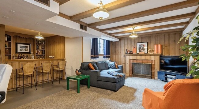 Photo - 9546 Springfield Ave