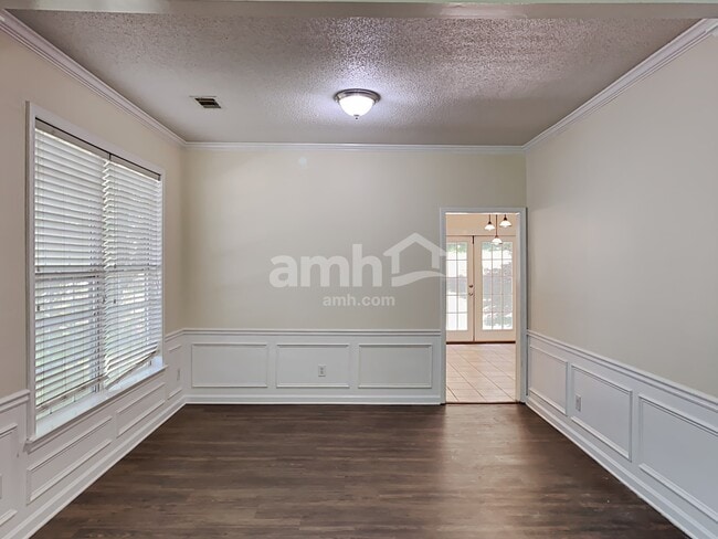 Photo - 4180 Glenaire Way NW