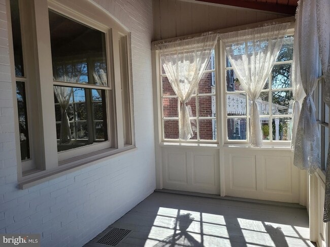 Photo - 524 Washington St