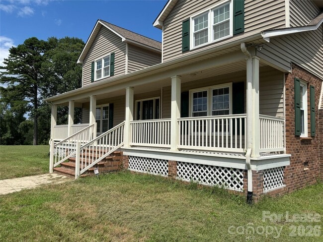 2417 Lynwood Dr