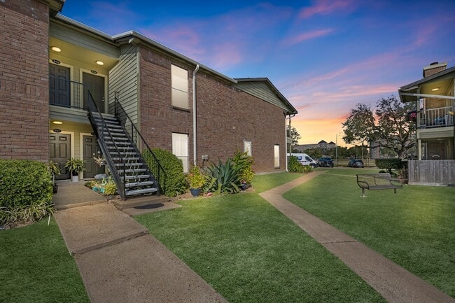 Building Photo - 18800 Egret Bay Blvd Unit 804