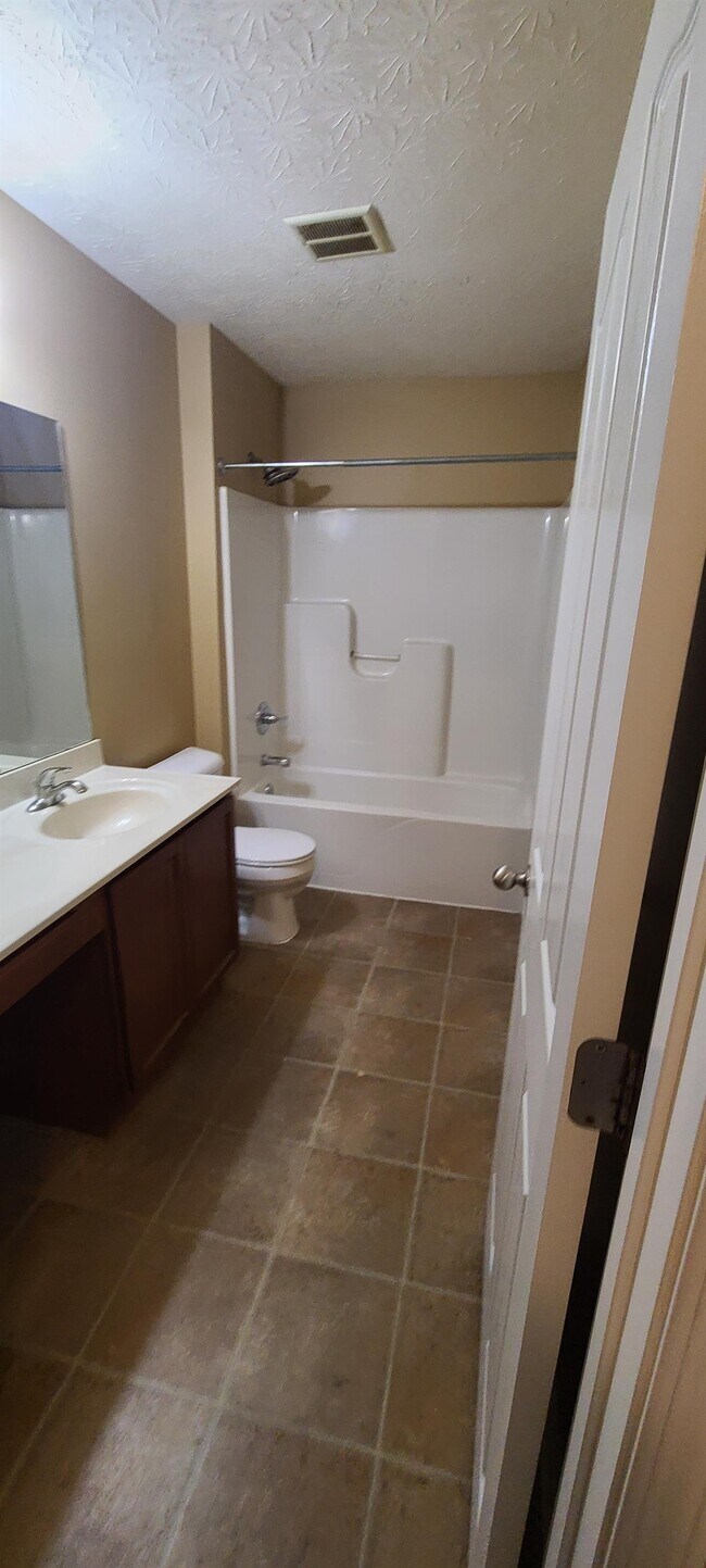 Photo - 2504 Emma Katherine Ln