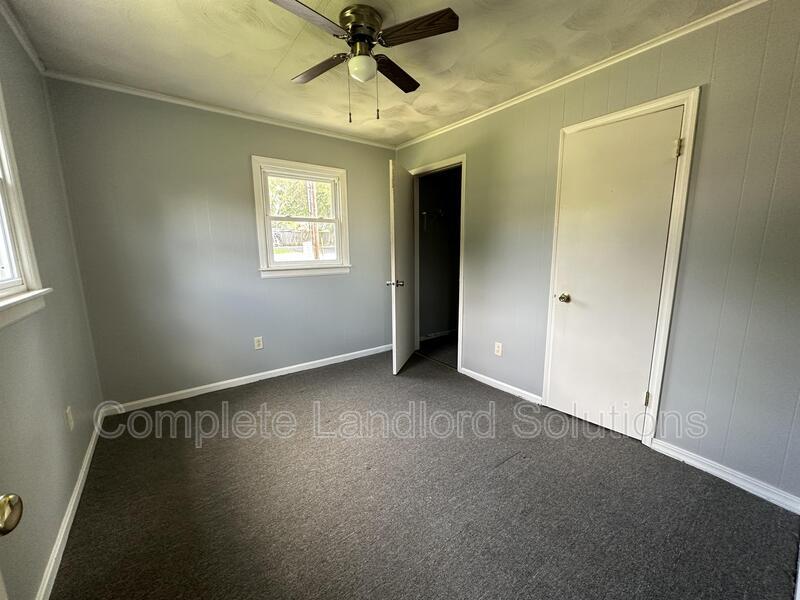 Photo - 6948 N 32nd St