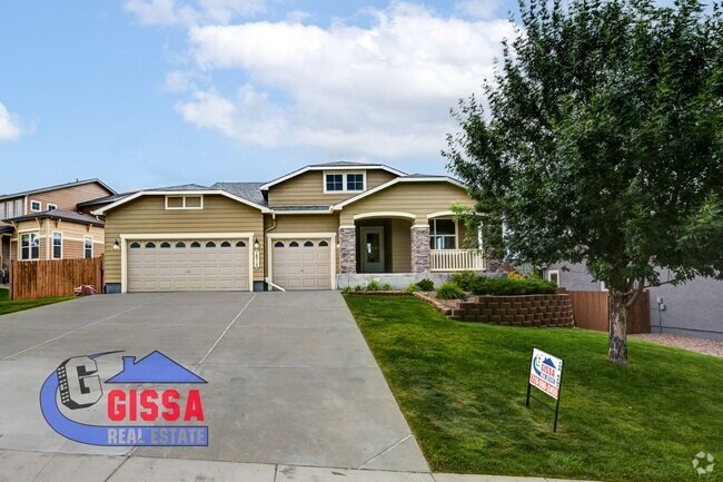 Building Photo - Beautiful ranch style home available to mo...