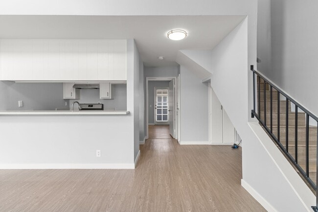 533 E 11th St Unidad 12