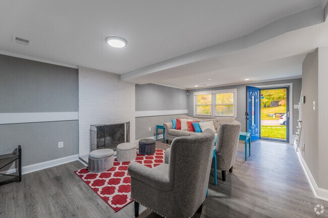 Building Photo - 17003 Village Dr W Rental